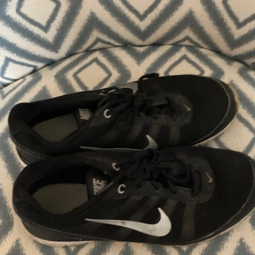 Nike Black‎ and White Running Shoes 9